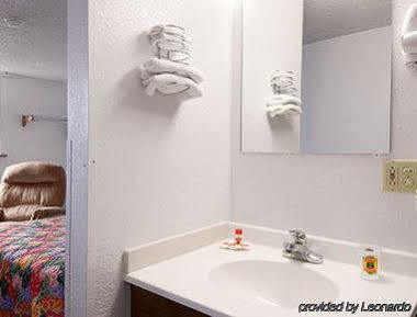 Super 8 By Wyndham Glendive Hotel ภายนอก รูปภาพ