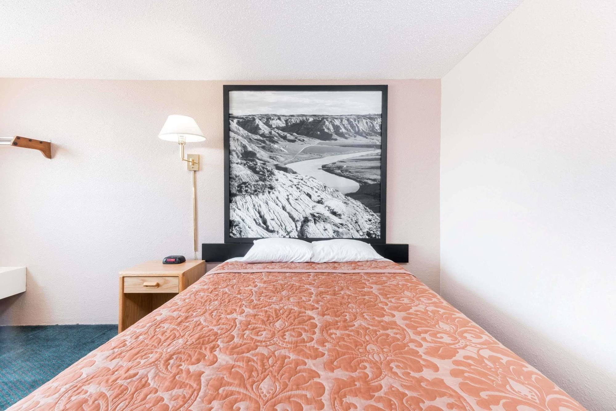 Super 8 By Wyndham Glendive Hotel ภายนอก รูปภาพ