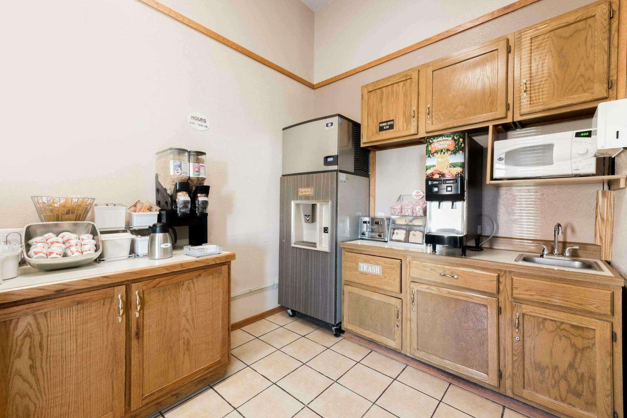 Super 8 By Wyndham Glendive Hotel ภายนอก รูปภาพ