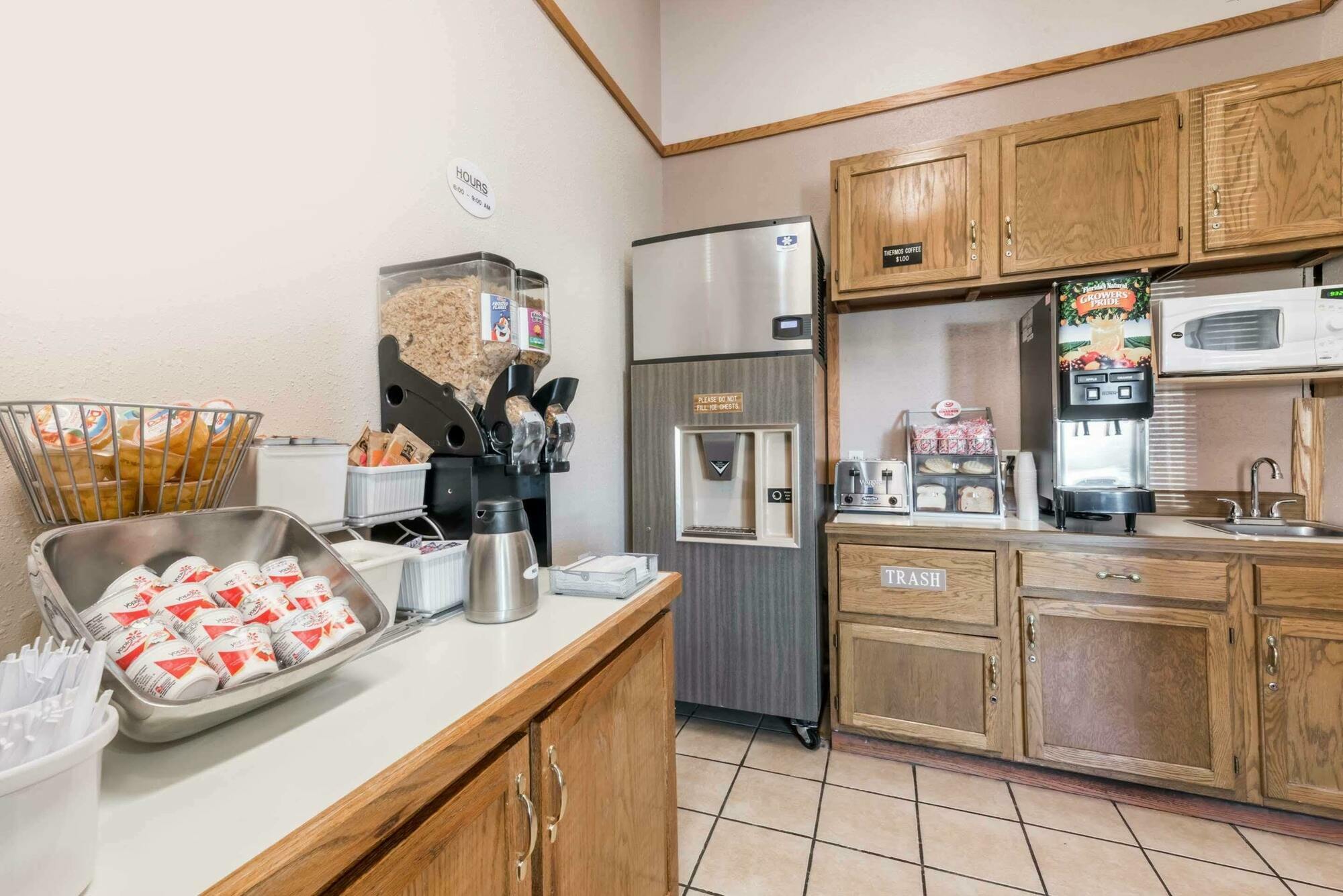 Super 8 By Wyndham Glendive Hotel ภายนอก รูปภาพ